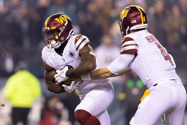 Brian Robinson Heinicke Handoff.jpg