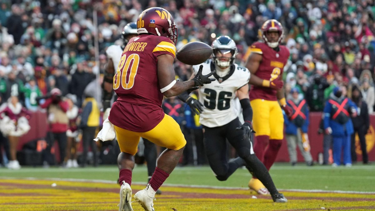 Crowder TD vs Eaglesx.jpg